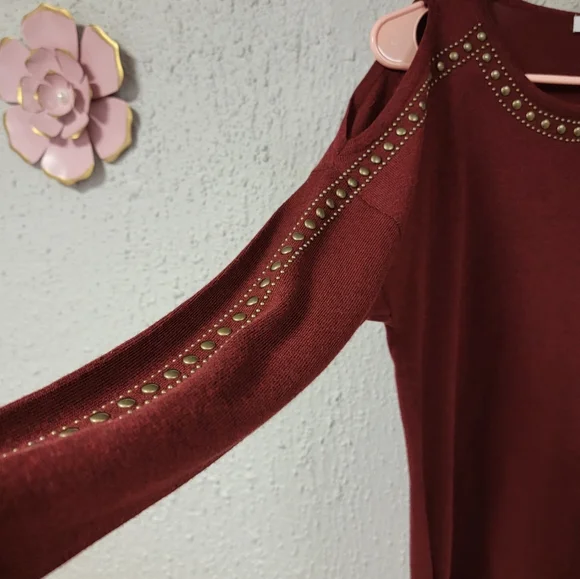 Westport 1962 - Women's Open Shoulder Sweater - Picture 2 of 10